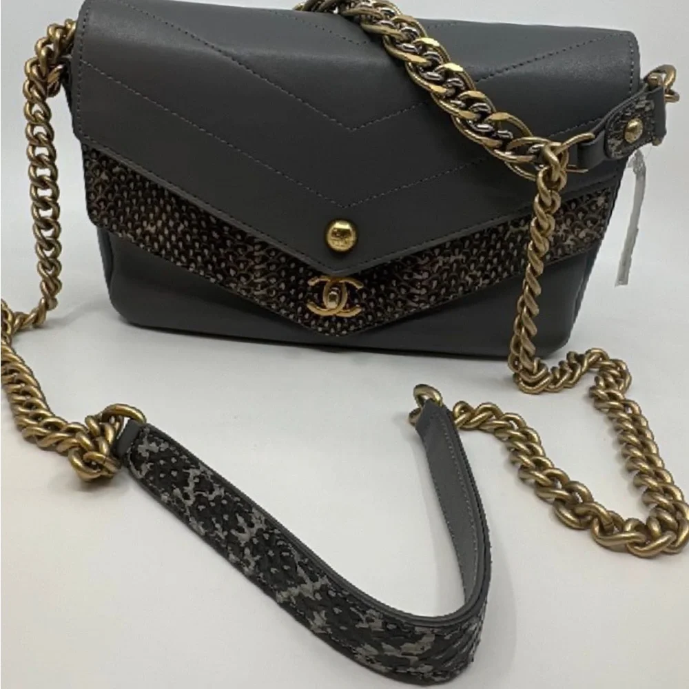 Chanel flap authentic - Picture 2 of 3